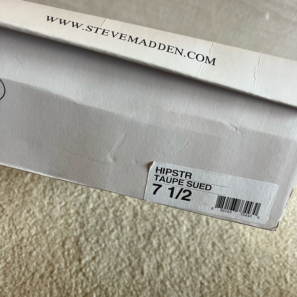 Pre-Loved Steve Madden Western Booties in Taupe Suede. Size 7.5 - Picture 2 of 4